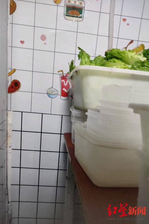 记者卧底轻食外卖连锁后厨：发霉蔬果榨汁，隔夜菜挑出变味的接着卖