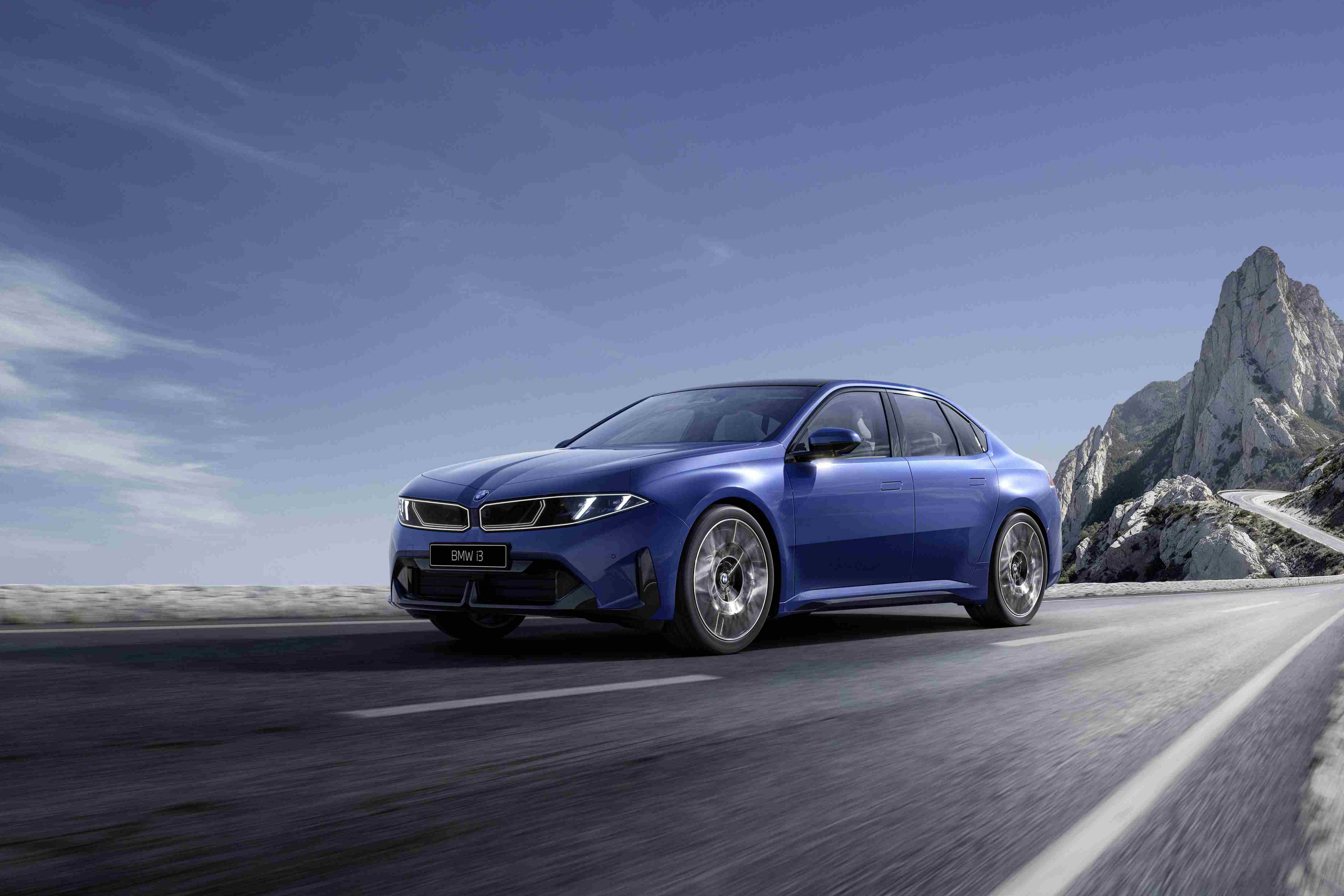 新世代宝马i3全球首秀 将亮相北京车展,续航达900km 