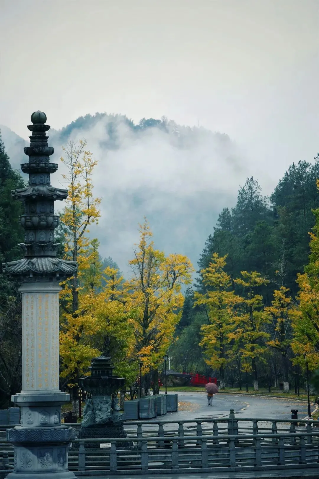 古寺听秋雨（摄影：安福利生）